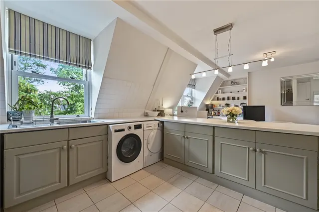 Elsham Road, London, W14, photo 1