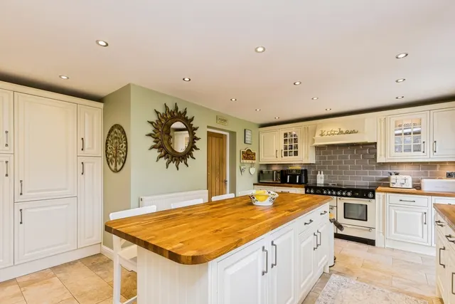 Rusper Road, Ifield, RH11, photo 2