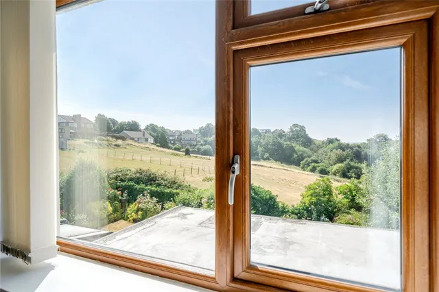 Smalewell Road, Pudsey, LS28, photo 3