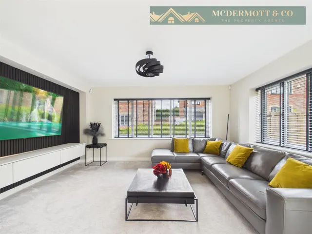 Thornley Rise, Greenfield, OL3, photo 2