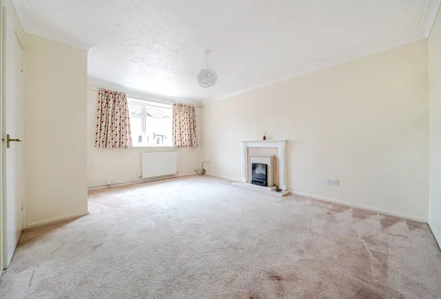 Photo 2 — Aysgarth Avenue, Gloucestershire, Up Hatherley, GL51 3RE