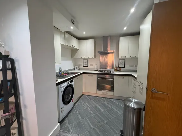 Linkfield Lane, Redhill, RH1, photo 3