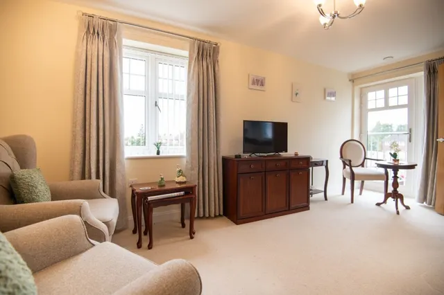 Westfield Road, Wellingborough, NN8, photo 3