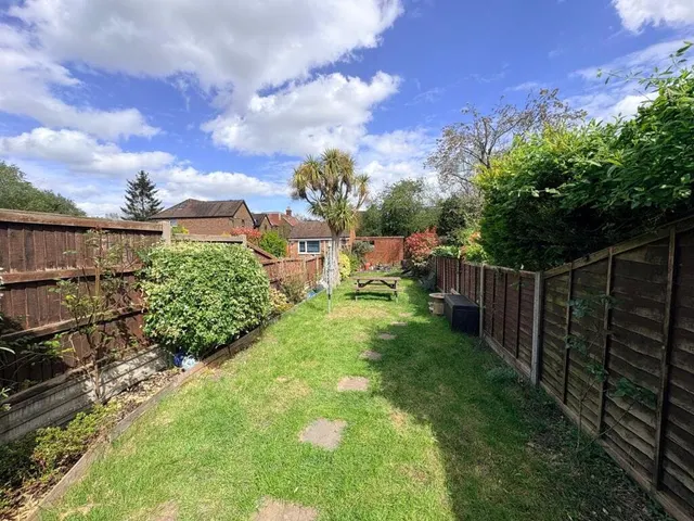 Photo 3 — Albert Road, Horley, RH6