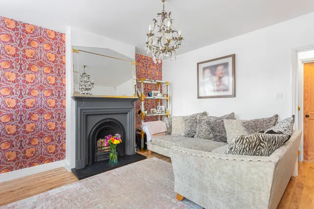 Harvest Road, Englefield Green, TW20, photo 2