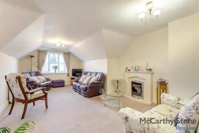 Tresham Close, Kettering, NN15, photo 3