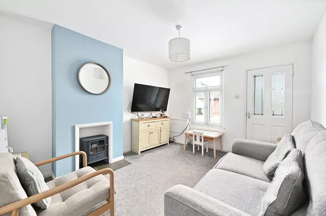 Cambridge Road, Ashford, TW15, photo 2