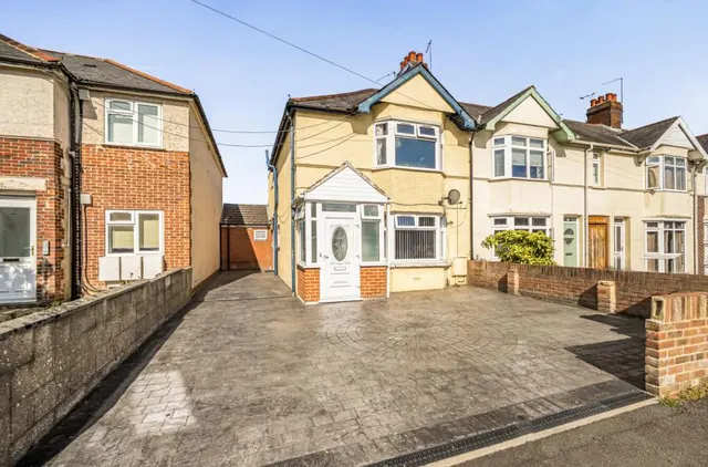Cricket Road, East Oxford, OX4, photo 1
