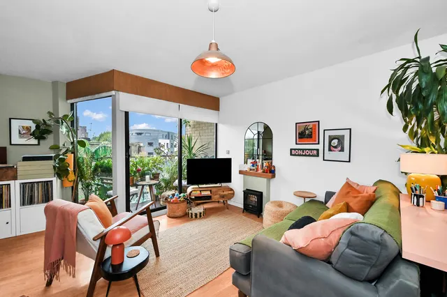 Violet Road, London, E3, photo 1