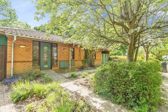 Edison Square, Shenley Lodge, Milton Keynes, Buckinghamshire, MK5, photo 1