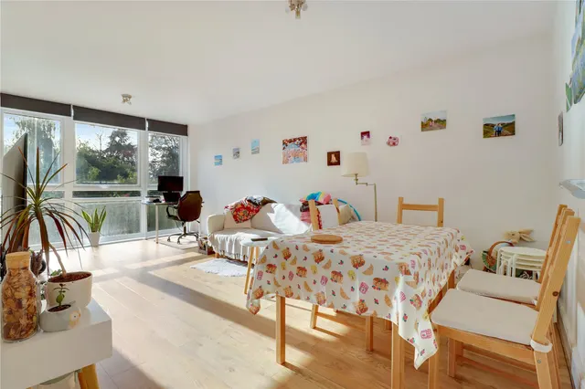 Photo 2 — Lyonsdown Road, New Barnet, Barnet, EN5 1JF