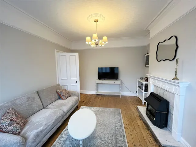Altrincham Road, Wilmslow, SK9, photo 2