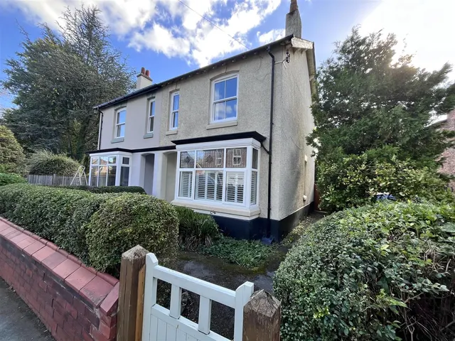 Altrincham Road, Wilmslow, SK9, photo 1