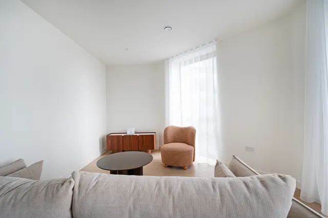 London, N17, photo 1