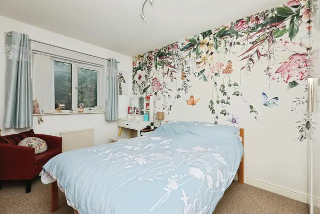 Shining Cliff Court, Bawtry, DN10, photo 3