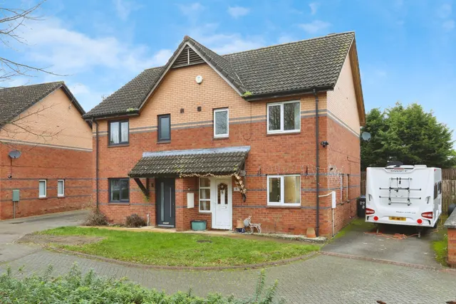 Shining Cliff Court, Bawtry, DN10, photo 1