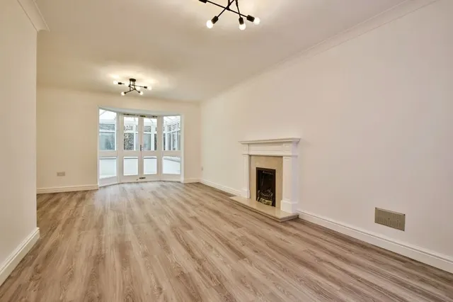 Land Lane, Wilmslow, SK9, photo 3