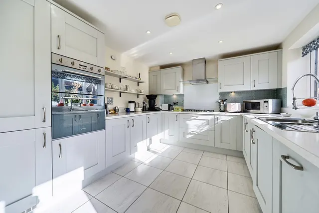 Bramley, RG26, photo 3