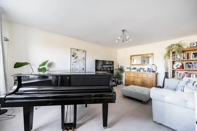 Bramley, RG26, photo 2