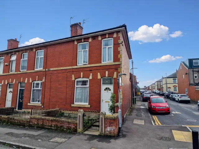 Hurst Street, Bury, BL9, photo 1