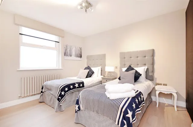 Boydell Court, St Johns Wood Park, photo 3