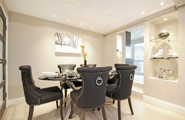 Boydell Court, St Johns Wood Park, photo 2