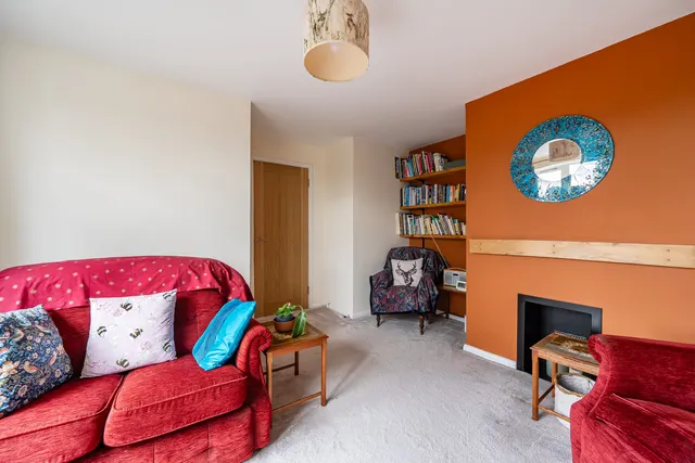 Whitfield Road, Haslemere, GU27, photo 3