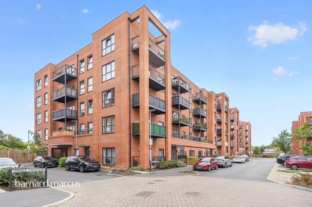 Thimble Crescent, Wallington, photo 1