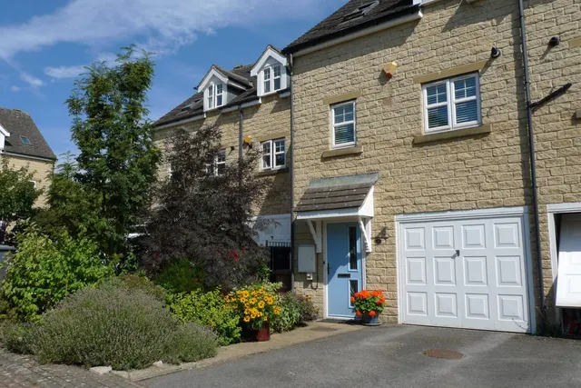Whitestone Drive, East Morton, BD20, photo 1