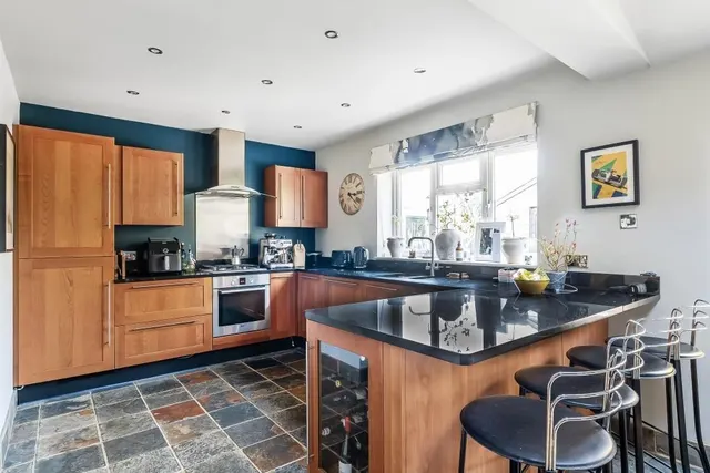 Oakdene Close, Brockham, RH3, photo 2