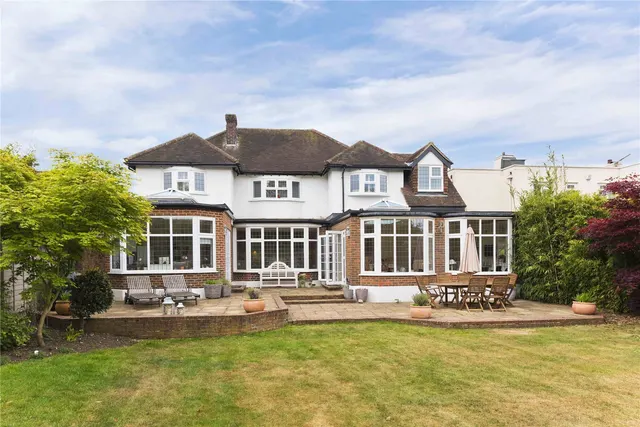Ashley Close, Walton-on-Thames, Surrey, KT12, photo 1