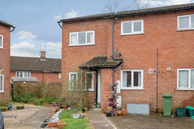 Walton Way, Newbury, RG14, photo 1