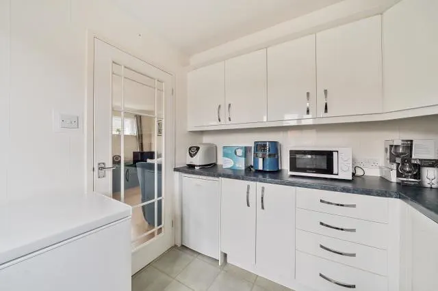Walton Way, Newbury, RG14, photo 3