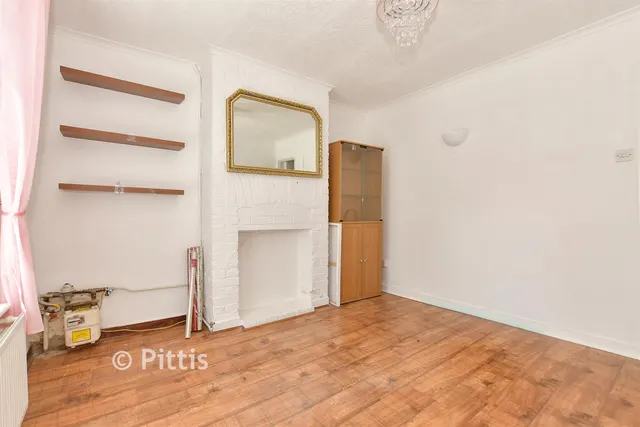 Albert Street, Cowes, PO31, photo 3