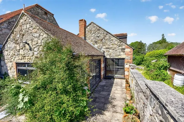 Afton Barns, Freshwater, PO40, photo 1