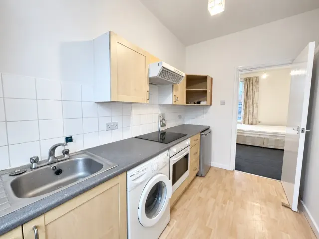 Photo 3 — Studio flat to rent in Torriano Avenue, Kentish Town, NW5