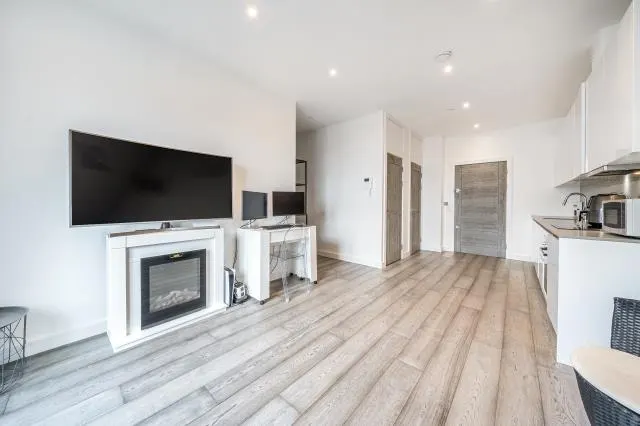 Bath Road, Slough, SL1, photo 3