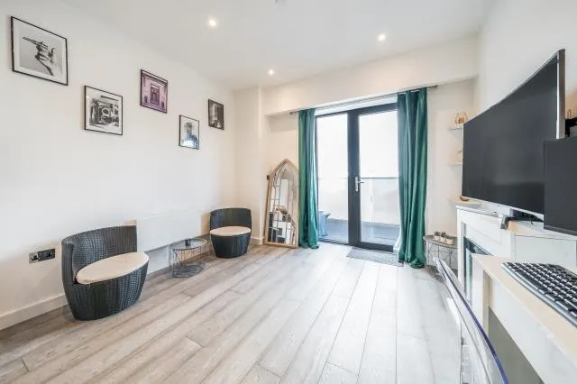 Bath Road, Slough, SL1, photo 2