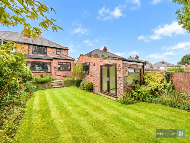 Clarkes Crescent, Eccleston, WA10, photo 3
