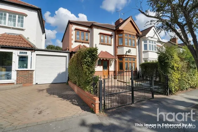 Charnwood Drive, London, E18, photo 1