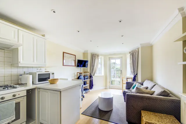 Flat C, 5 Philbeach Gardens, London, photo 1