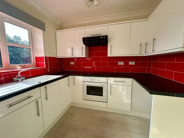 Tilley Close, Willow Grange, ME3, photo 2