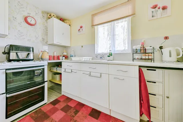 Prestatyn Close, Stevenage, SG1, photo 3