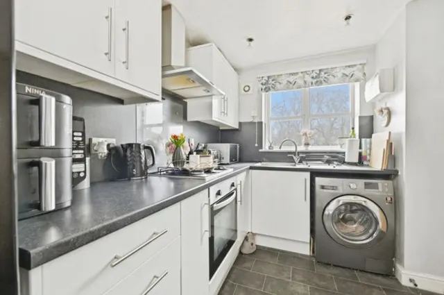 Old Engine Close, Mirfield, WF14, photo 3