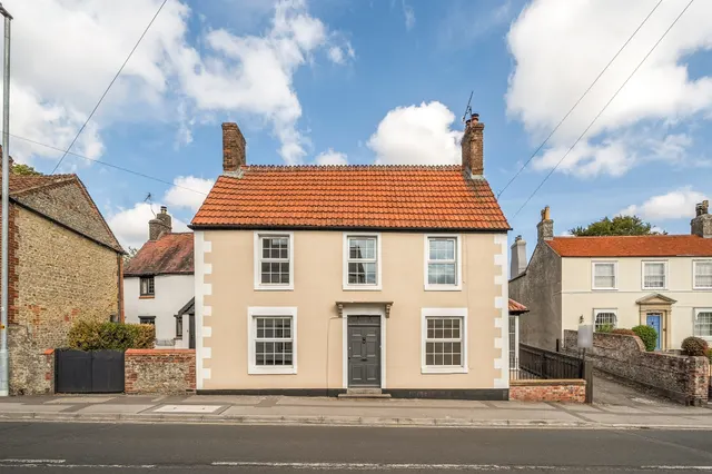 Vicarage Street, Warminster, photo 1
