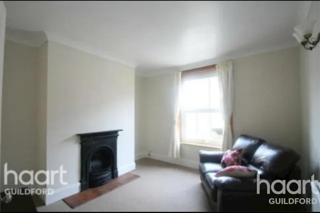 Sydenham Road, GU1, photo 2