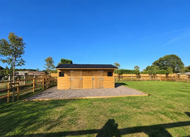 Fox Hill, Farley Hill, RG7, photo 3