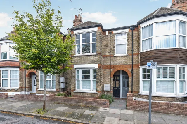 Leslie Road, N2, photo 1