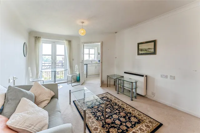 Photo 2 — Church Crescent, London, N10