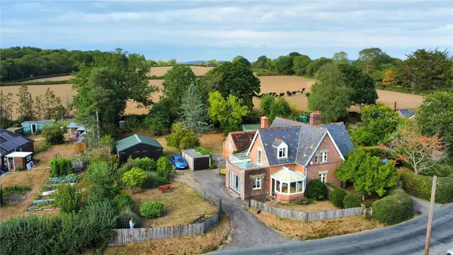 3 bedroom house — North End, Motcombe, Shaftesbury, Dorset, SP7 9HX